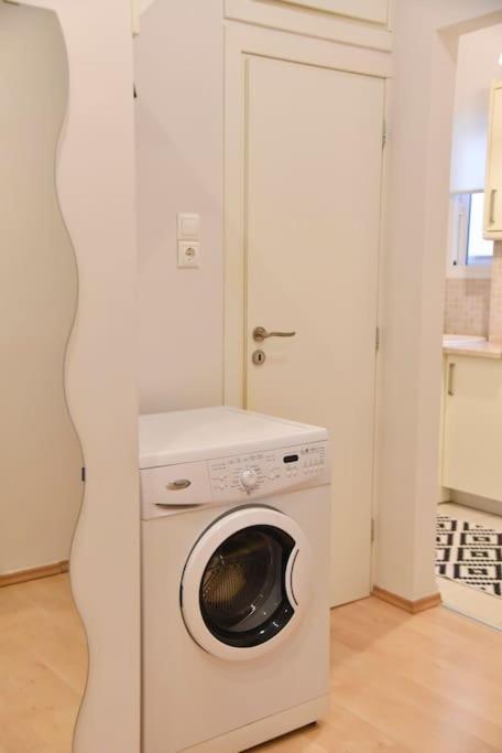 Tiny Treasure Apartment Athén Kültér fotó
