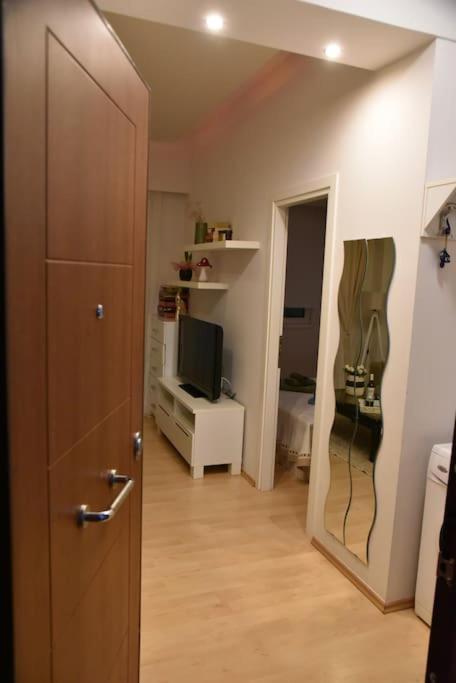 Tiny Treasure Apartment Athén Kültér fotó